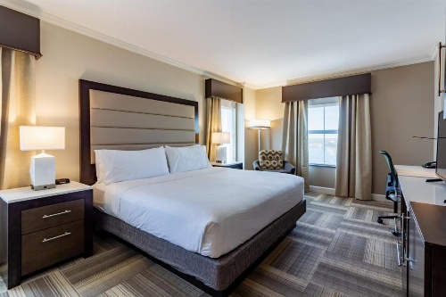 Holiday Inn Express Savannah - Historic District image 14