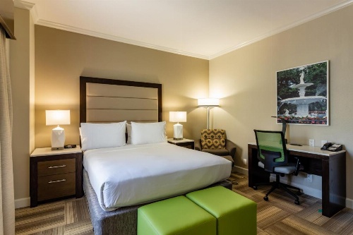 Holiday Inn Express Savannah - Historic District image 16