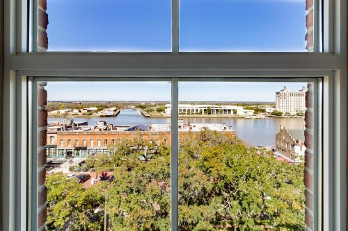 Holiday Inn Express Savannah - Historic District image 23