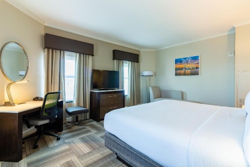Holiday Inn Express Savannah - Historic District image 24