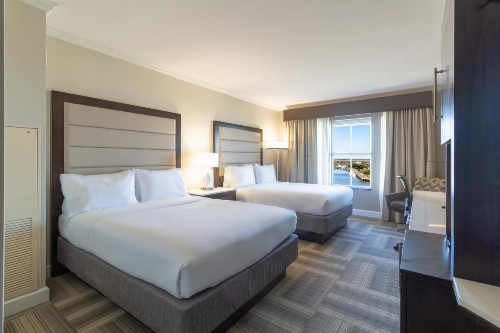 Holiday Inn Express Savannah - Historic District image 26