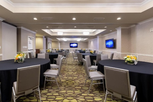 Holiday Inn Express Savannah - Historic District image 39