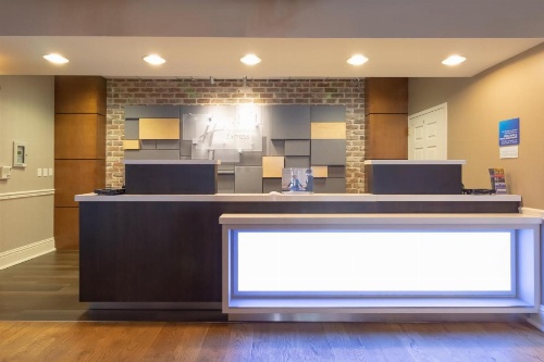 Holiday Inn Express Savannah - Historic District image 45
