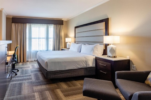 Holiday Inn Express Savannah - Historic District image 5